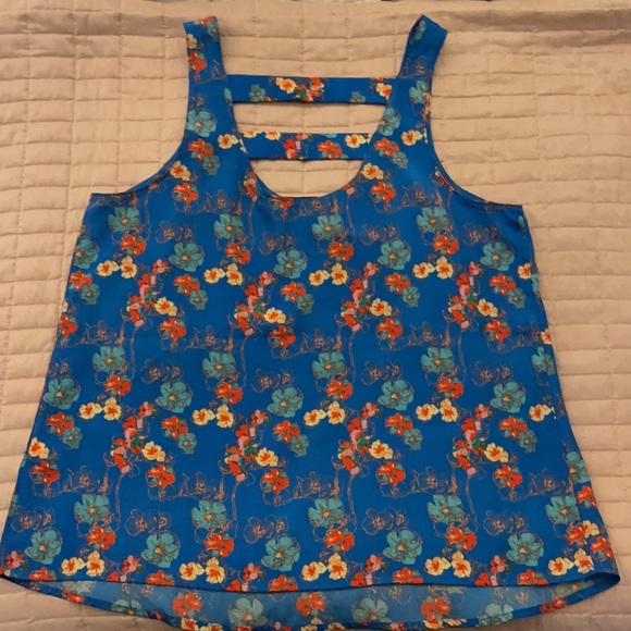 Beautiful Summer Tank - Picture 3 of 3